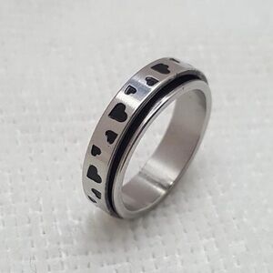Silver and Black Spinner Heart Ring Band